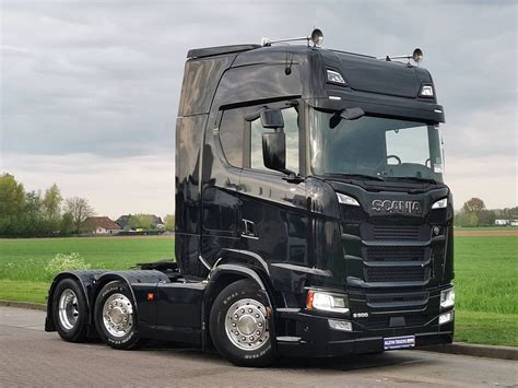 Scania S 500 z bogatym wyposażeniem