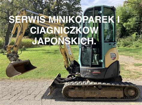 kolaż zdjęć różnych modeli minikoparek (Kubota, JCB, Cat, Yanmar)