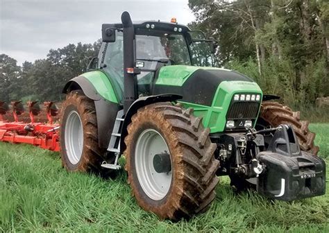 Thematic photo of a Deutz-Fahr Agrotron tractor in a field