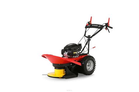 zdjęcie kosiarki VARI Adela PRO BDR-720 w akcji