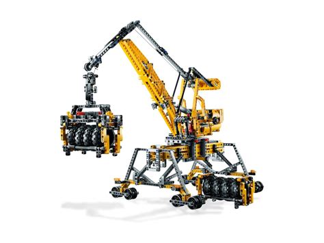 Schematyczny przekrój modelu LEGO Technic 8053 Mobilny Żuraw ukazujący główne mechanizmy