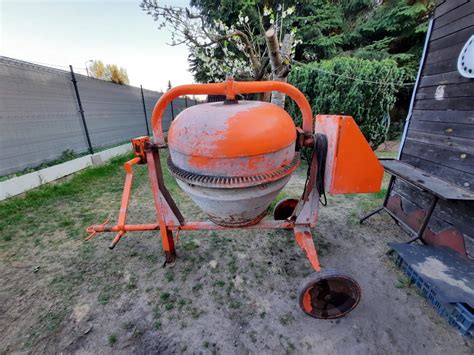Betoniarka BWE 400 w akcji na placu budowy