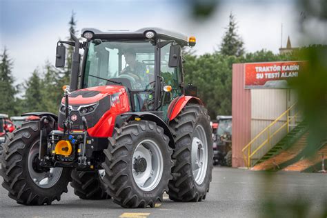 ciągnik Hattat T4125 w akcji