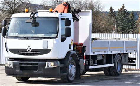 zdjęcie wywrotki Renault Premium 280 DXi podczas pracy na placu budowy