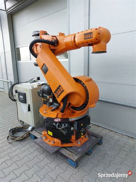 Robot przemysłowy z przekładniami kątowymi