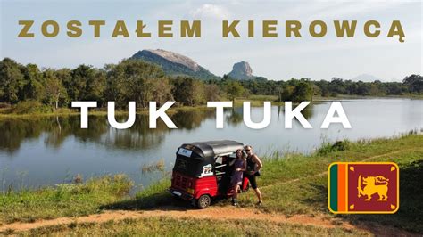 Turysta negocjujący cenę z kierowcą tuk-tuka