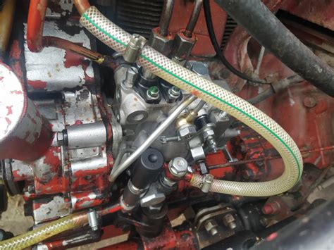 Zawór odcinający pompy wtryskowej do ciągnika Władimirec T-25