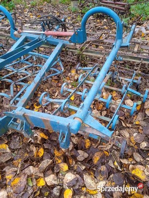 Historyczna maszyna rolnicza RABEWERK i współczesny agregat uprawowy RABE