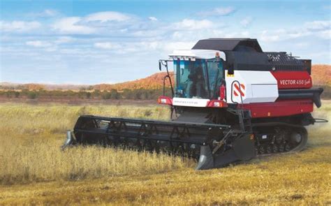 Kombajn Rostselmash Vector 450 Track z gąsienicowym układem jezdnym