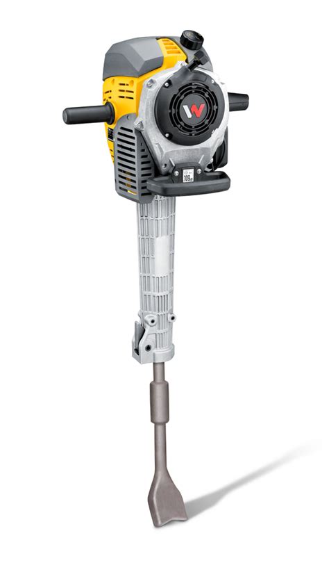 Zdjęcie młota spalinowego Wacker Neuson BH 55 w trakcie pracy na placu budowy
