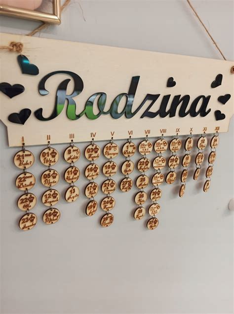 Ilustracja przedstawiająca kalendarz z zaznaczonymi ważnymi datami