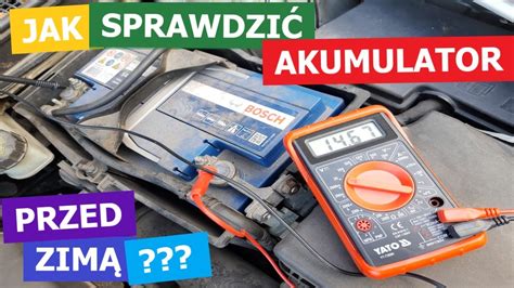 Infografika przedstawiająca proces sprawdzania napięcia akumulatora za pomocą multimetru