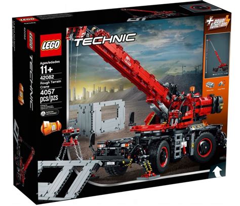 Zdjęcie modelu LEGO Technic 42082 Dźwig terenowy w pełnej okazałości.