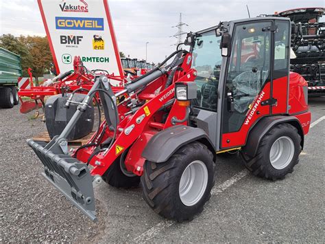 Porównanie wymiarów i parametrów technicznych modeli Weidemann 1240 LP oraz 1260 LP