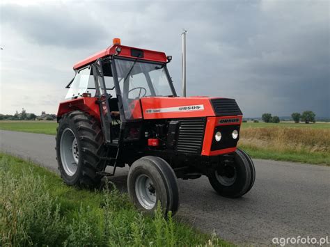 Traktor Ursus 912 w polu