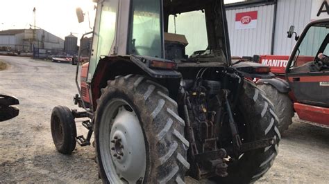 Zdjęcie ciągnika Massey Ferguson serii 3000 w pracy