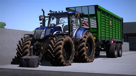 Zdjęcie ciągnika New Holland na tle pola uprawnego