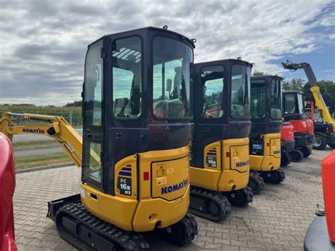 Schemat przedstawiający wymiary i zasięg roboczy minikoparki Komatsu PC16