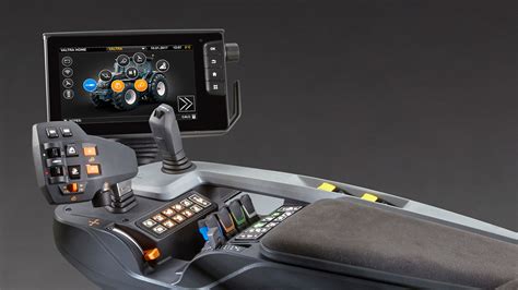 Podłokietnik SmartTouch z terminalem w kabinie Valtra T145