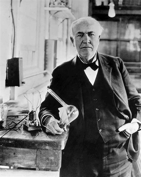 Thomas Edison na tle wczesnej betoniarki