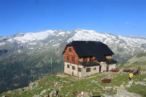 Zdjęcie Katowickiego Schroniska (Kattowitzer Hütte) w górach