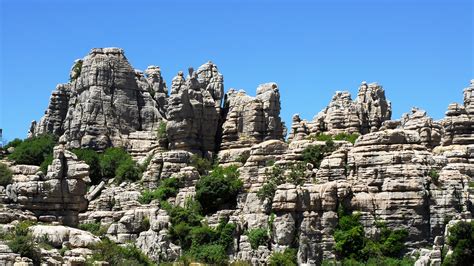 Charakterystyczne formacje skalne w El Torcal de Antequera