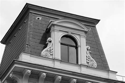 Architektura pałacu w Wierzbicy Górnej, fasada lub detale architektoniczne