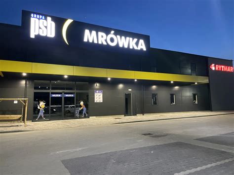 Zdjęcie fasady sklepu PSB Mrówka Jarosław lub jego wnętrza z działem ogrodniczym