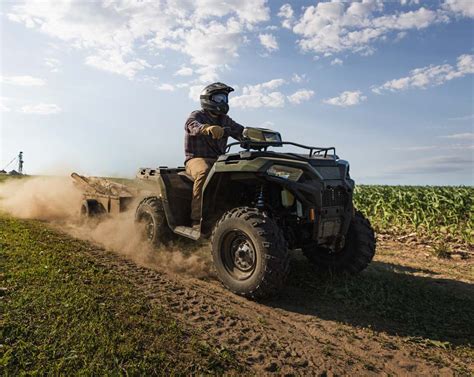 Infographic comparing Polaris Ranger and Sportsman features for agricultural use.