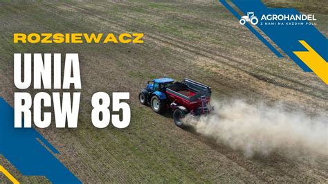 zdjęcie rozsiewacza Unia RCW w polu