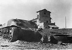 fotografia Shermana M4A1 bez wieży na froncie pod Nettuno - Anzio