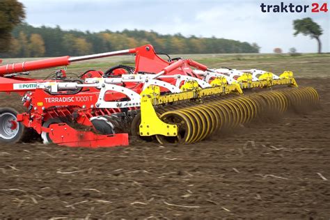 Pöttinger Terradisc 10001 T z unikatowym systemem amortyzacji wału fot. Traktor24