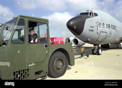Photo of a STAR 66/266 truck towing a military aircraft