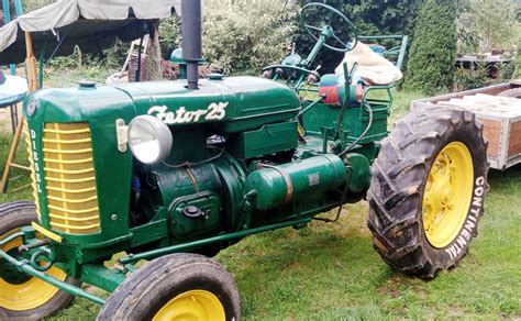 Historyczne zdjęcie ciągnika Zetor Z25