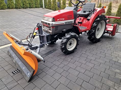 mini traktor japoński z pługiem obrotowym