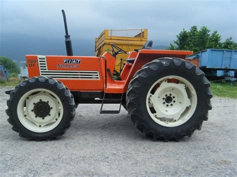 Infographic comparing fuel consumption of Fiat 780 DT with other tractors