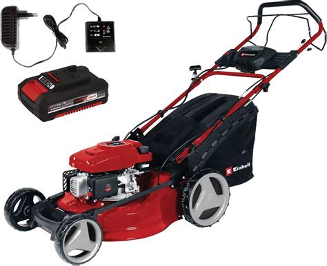 Kosiarka spalinowa Einhell Royal RPM 46/1 S-SE na tle trawnika