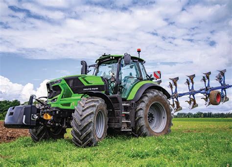 zdjęcie ciągnika Deutz-Fahr Agrotron 8280 TTV w akcji
