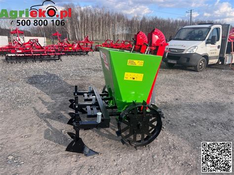 gotowa sadzarka do ziemniaków własnej roboty w akcji