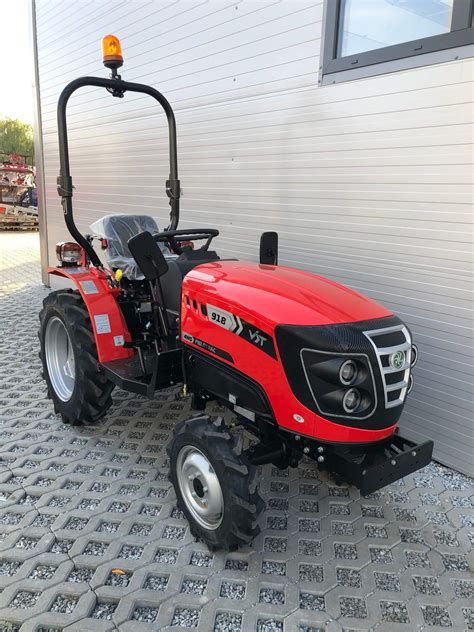 Mini traktorek VST Fieldtrac 918 z osprzętem