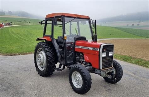 Zdjęcie ciągnika Massey Ferguson 350 w konfiguracji 4x4