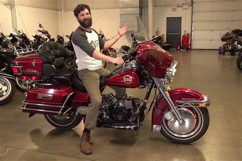 Motocykl Harley-Davidson Ultra Classic po modyfikacji z silnikiem od kosiarki