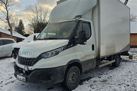 Zdjęcie kabiny Iveco Daily z panelem sterowania