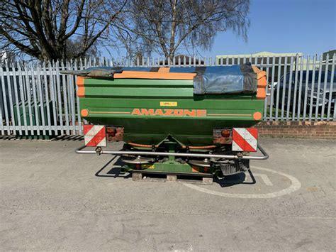 Photo of an Amazone ZAM 1500 fertilizer spreader