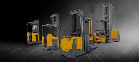 Thematic photo of various Jungheinrich forklifts in a warehouse setting