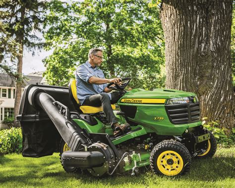 Photo showing the robust chassis of a lawn tractor