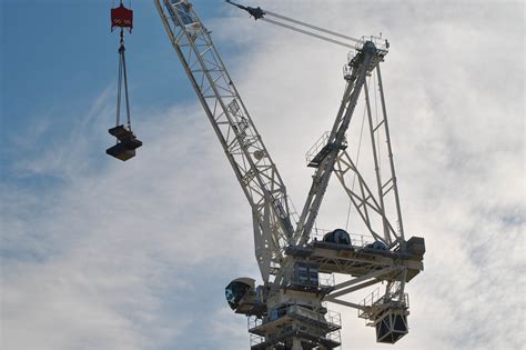 Technical drawing or diagram of a Terex CTL 272-18 tower crane