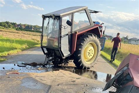 tragiczny wypadek ciągnika z ofiarami śmiertelnymi, akcja ratunkowa