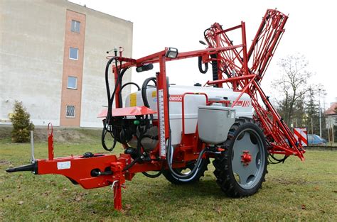 Thematic photo of a Pilmet sprayer in a field