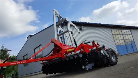 Zdjęcie agregatu uprawowo-siewnego AMJ AGRO Atos Drive